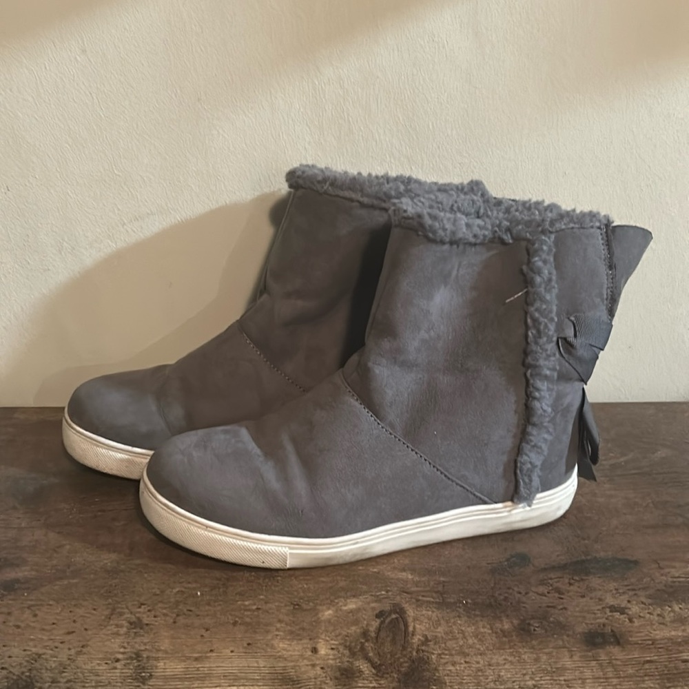 Ribbon Lace-Up Back Design Booties